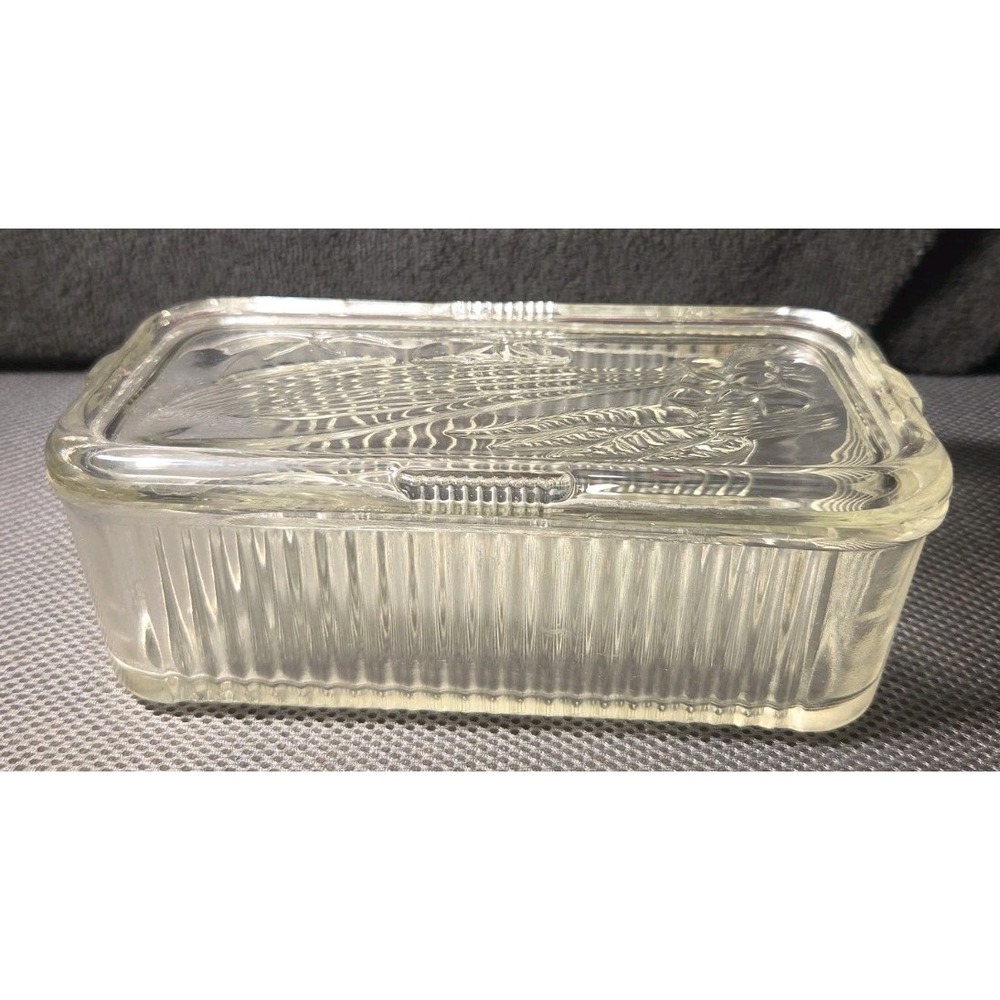 Federal Glass clear ribbed refrigerator dish embossed vegetable lid
